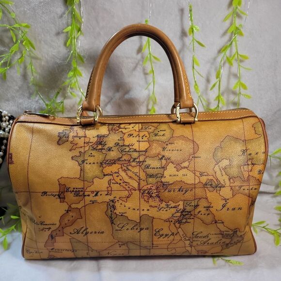 Alviero Martini I'IASSE Italy Geo Map Satchel Barrel Bag PRISTINE CONDITION - Picture 6 of 17